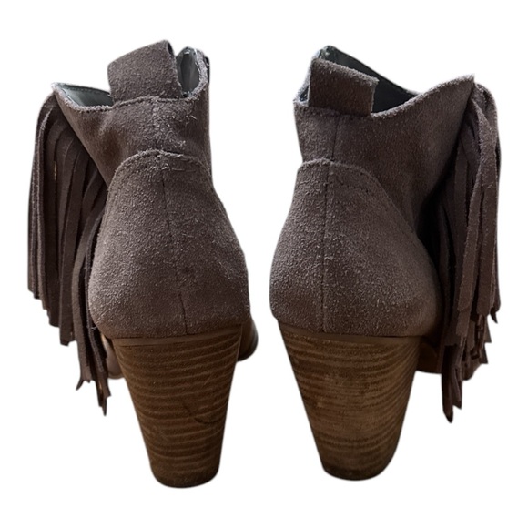 Steve Madden Tan Ankle Booties with Chunky Heel - Picture 4 of 4